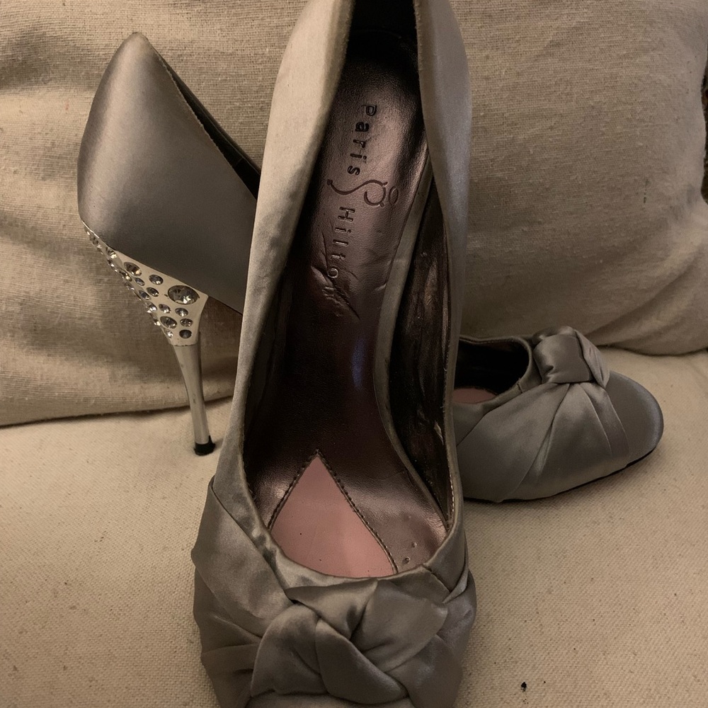 Paris Hilton Spelled silver gray satin heels with Rhinestone heel